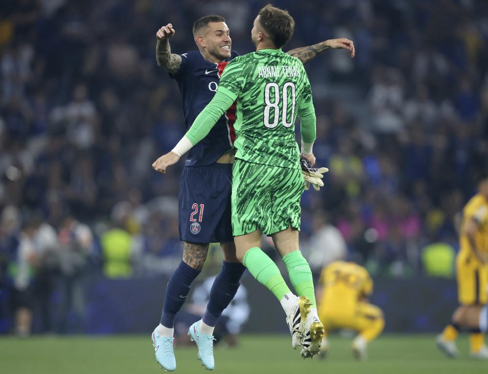 篮球篮网球迷热议球队表现