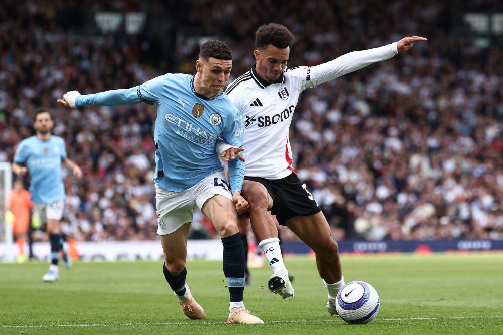 詹姆斯末节连得10分+致命抢断，湖人112-108险胜76人，40岁传奇再创历史纪录