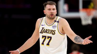 十秒钟连续过三人，离谱